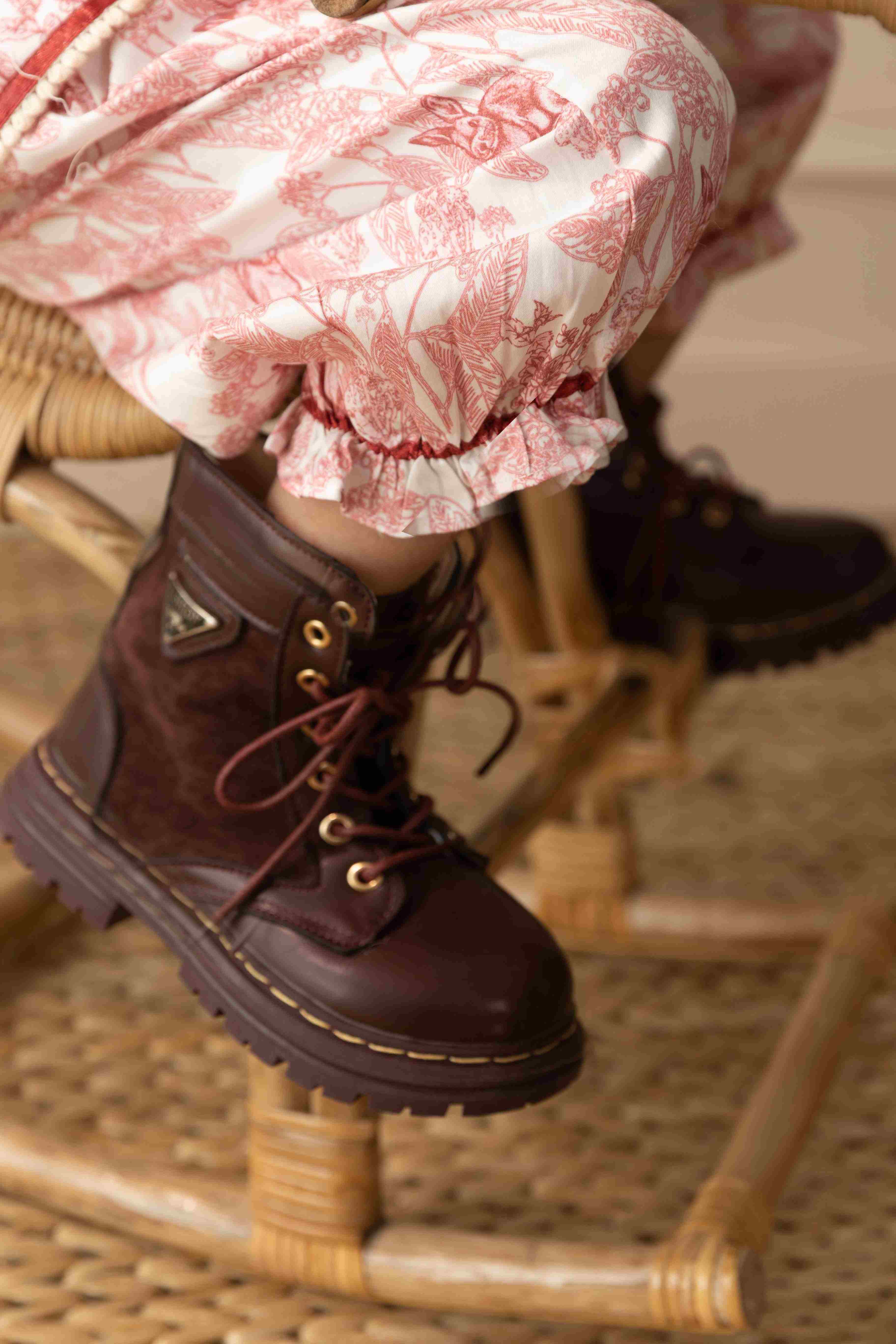 Indulge in timeless elegance with our Victorian-inspired toile rabbit print co-ord set. Featuring lace trims, frilled sleeves, and pleated hems, it blends vintage charm with comfort.
