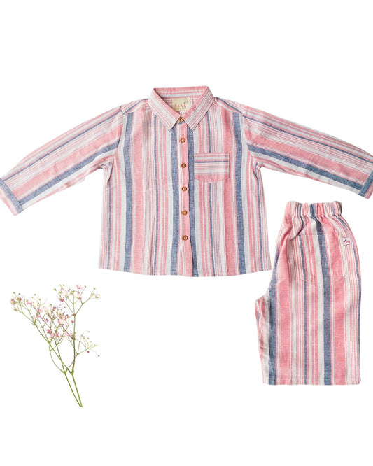 Candy stripe sailor suit for boys! Breathable cotton linen, perfect for lil adventurers. Shop comfy, stylish candy strip co-ord set